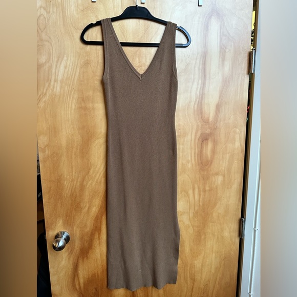 House of Harlow 1960 sweater deep v dress - size small - Picture 3 of 3